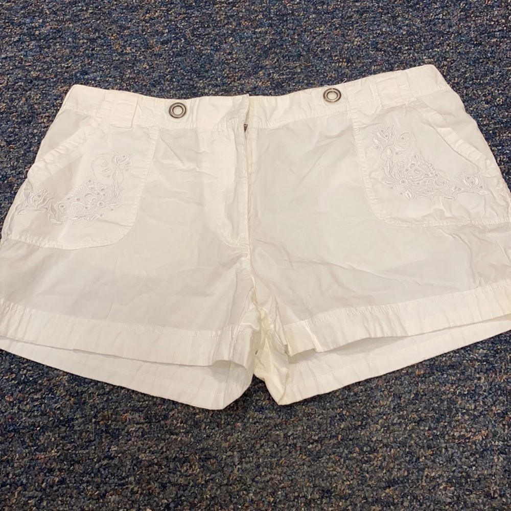 Ingredients White Embroidered Shorts sz. 14